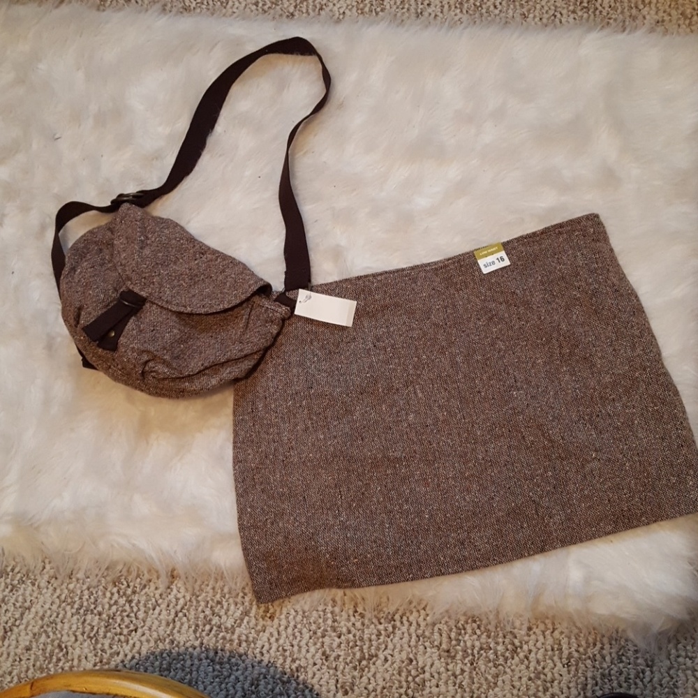 Ol navy cute tweed skirt and matching purse!!
